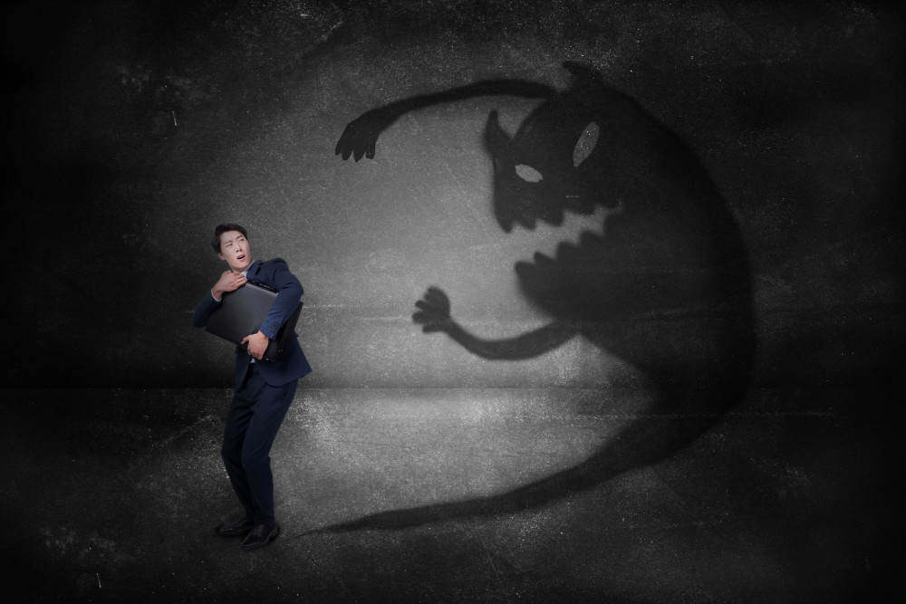 心理学:内心极度自卑的人,大都有这五个表现,你