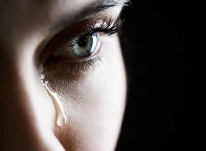 宝宝眼睛分泌物增多,眼泪不断,是哪里出问题了