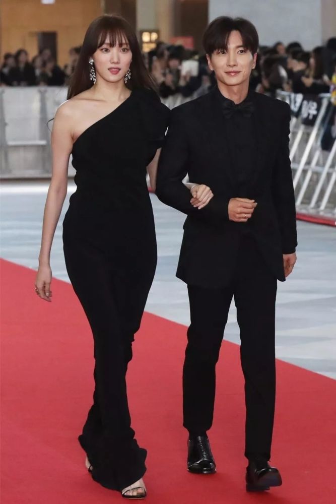 韩国四美齐聚aaa颁奖iu秀智美出天际 大浙网 腾讯网