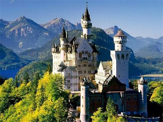 欧洲人生活慵懒,国家也没什么重工业,疑惑:为什