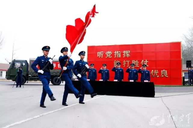 11月30日上午,95920部队举行2018年度冬季士兵退役仪式.