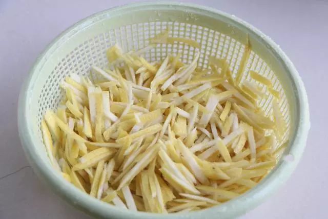 这东西扔了可惜,简单煮一煮,美容养颜,清热败火