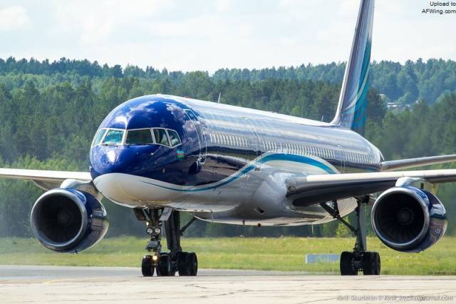 起落架|形形色色的飞机起落架，一个能承受上百吨起降冲击力量的结构