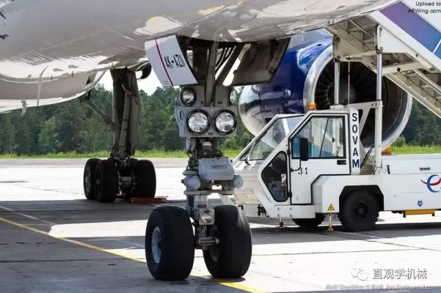起落架|形形色色的飞机起落架，一个能承受上百吨起降冲击力量的结构