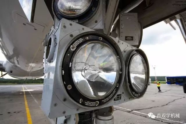 起落架|形形色色的飞机起落架，一个能承受上百吨起降冲击力量的结构