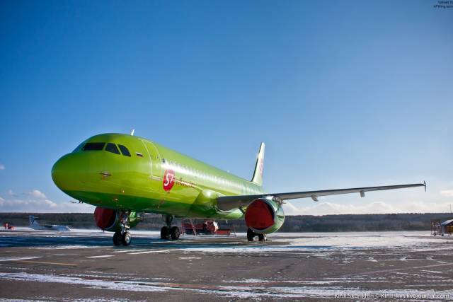 起落架|形形色色的飞机起落架，一个能承受上百吨起降冲击力量的结构