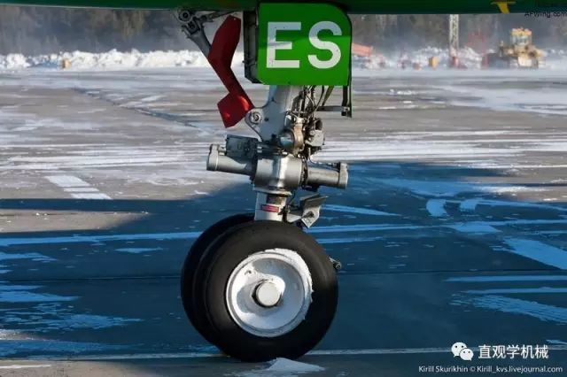 起落架|形形色色的飞机起落架，一个能承受上百吨起降冲击力量的结构