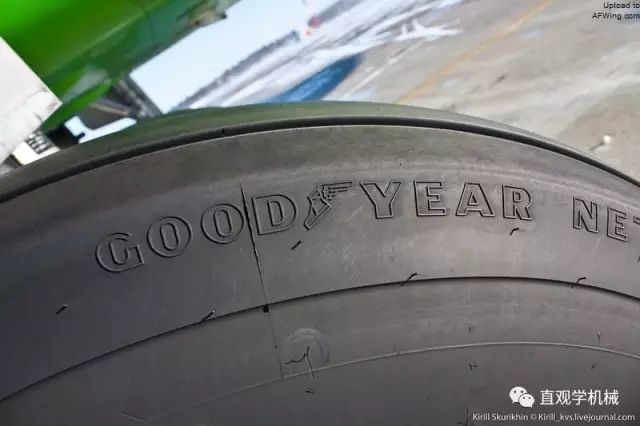 起落架|形形色色的飞机起落架，一个能承受上百吨起降冲击力量的结构