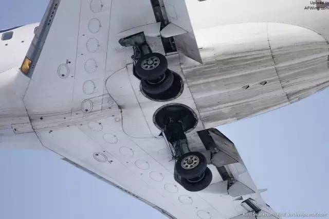 起落架|形形色色的飞机起落架，一个能承受上百吨起降冲击力量的结构