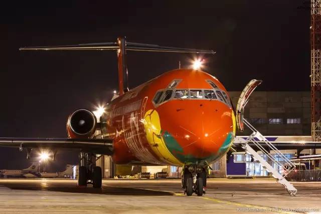 起落架|形形色色的飞机起落架，一个能承受上百吨起降冲击力量的结构