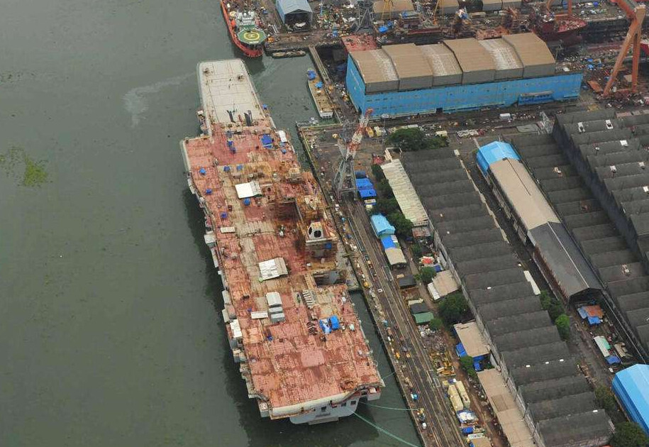 印度要造更大航母,排水量6.5万吨,比辽宁舰还大