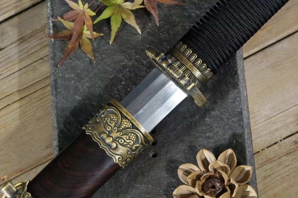 杀伤力最强的近战冷兵器——砍断三卷草席毫不费力的破虏环首剑