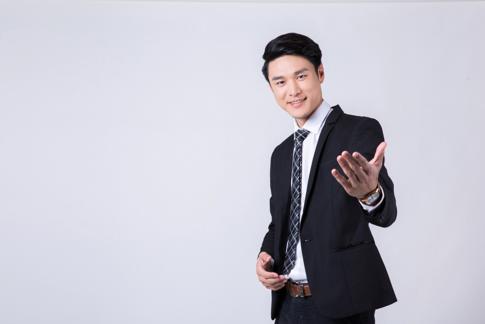 心理学:内心极度自卑的人,大都有这五个表现,你