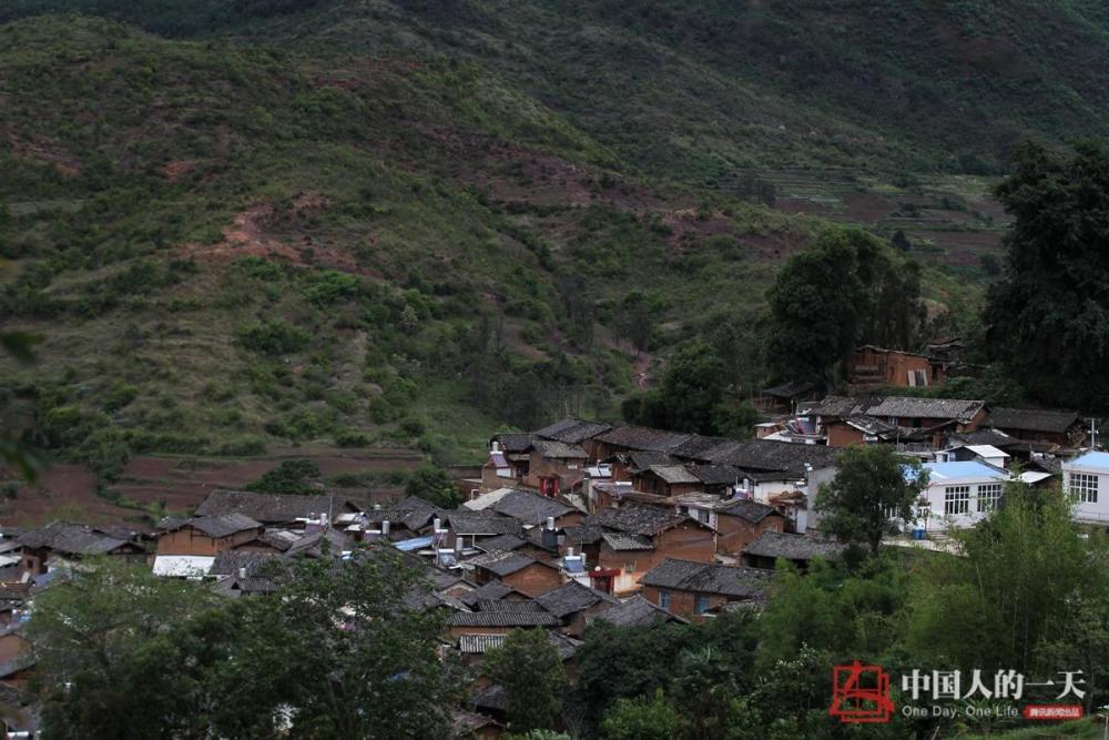 80后军嫂改行乡村医生 义诊8年为10万村民带