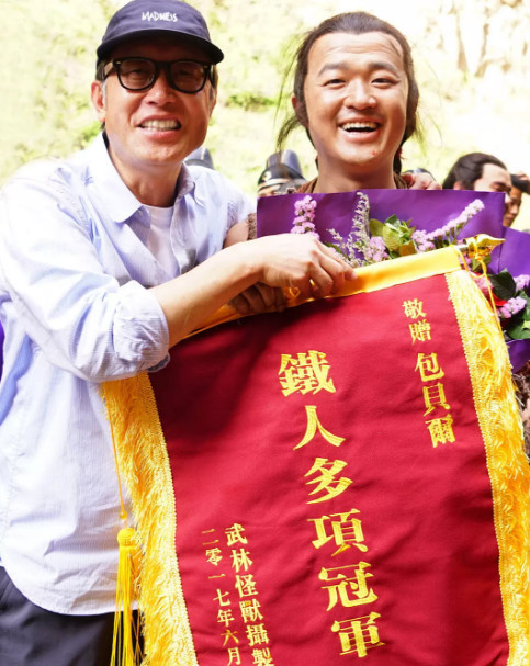 两部电影同一天上映,不喜欢他也没关系,他已得