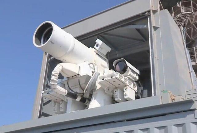 电磁武器的优势在于速度快,无污染,而且几乎不受干扰,可以说是一款