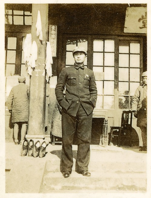 张将军和金武亭都没想到二人分别五年后,竟在这里相遇了,二人相谈甚欢