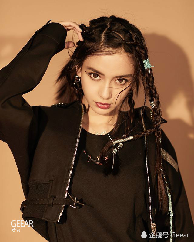 想尝试嘻哈风格新造型的女生,IU的彩辫发型是