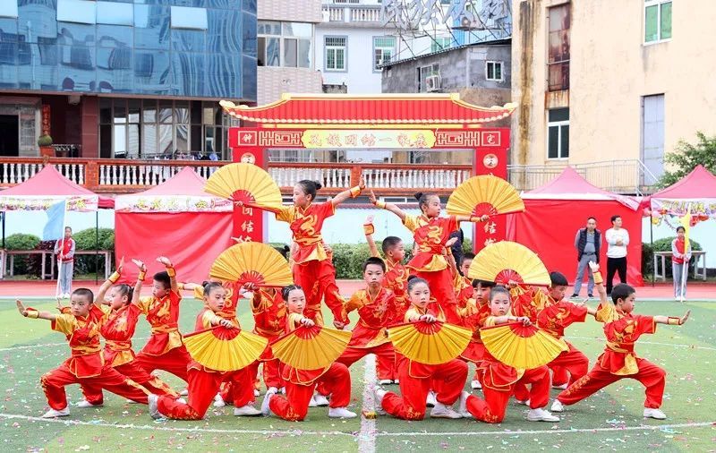 厦门钟宅民族小学举行民族嘉年华,汇集18民族元素