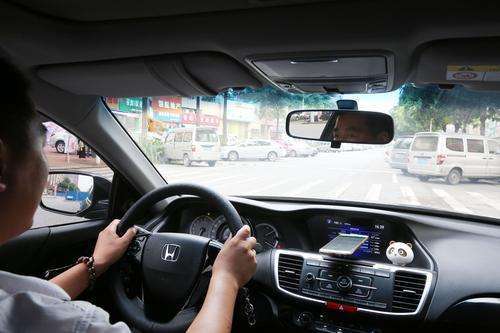 滴滴司机:每月花3500租车,日流水450,收入让人