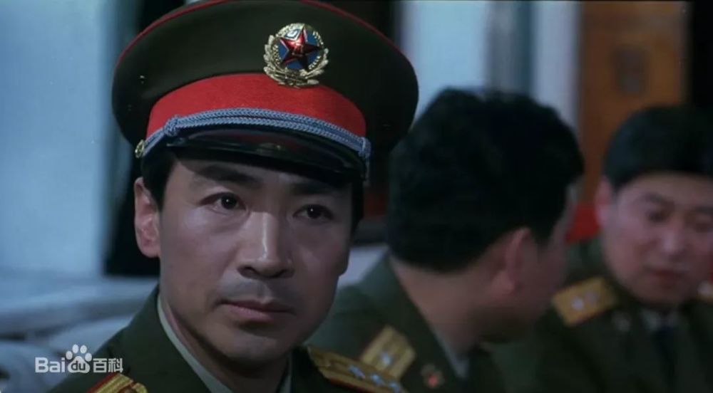 2002年,《金粉世家》中的饰演金燕西的父亲金铨 .