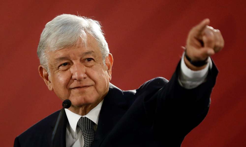 墨西哥新总统首次新闻发布会:国家进入平民治