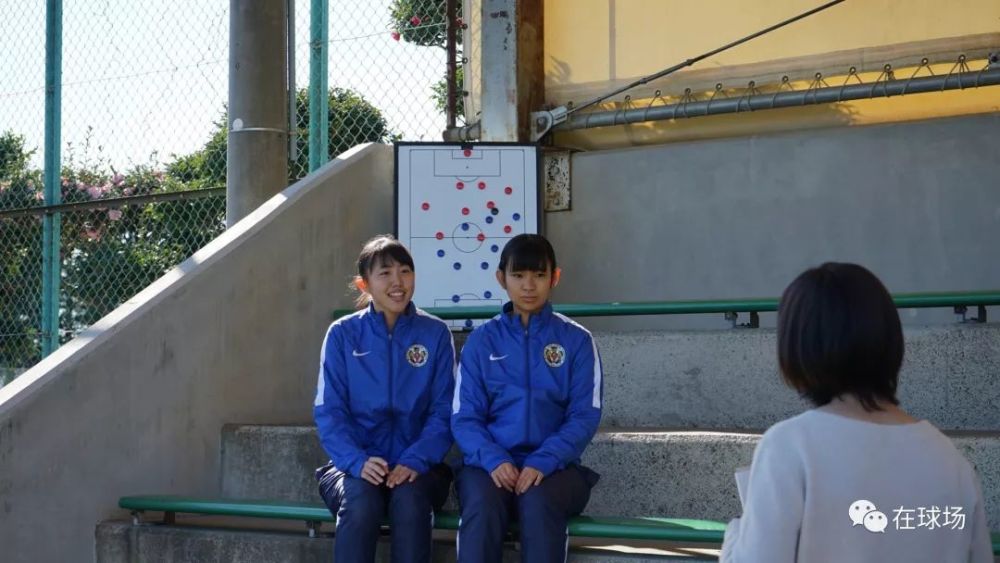 日本高中生直通J联赛并肩伊涅斯塔 90%学生放