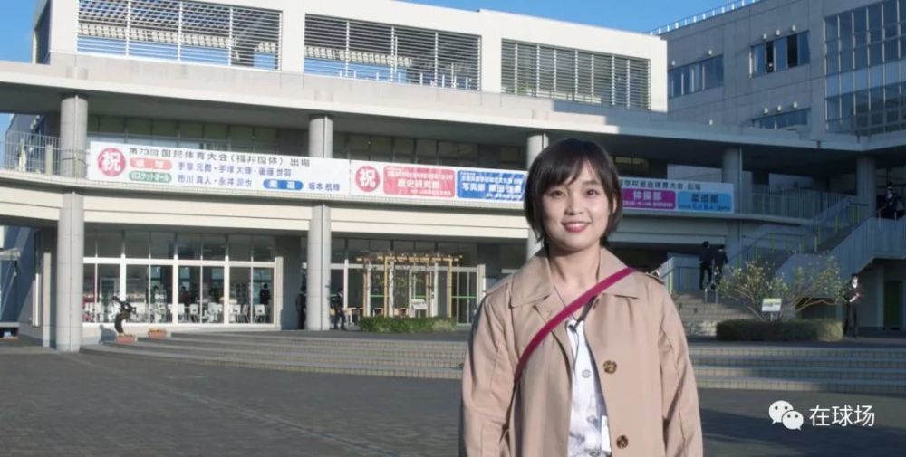 日本高中生直通J联赛并肩伊涅斯塔 90%学生放