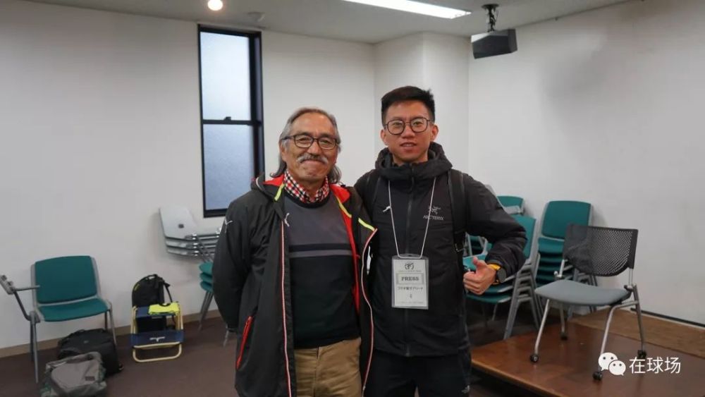 日本高中生直通J联赛并肩伊涅斯塔 90%学生放