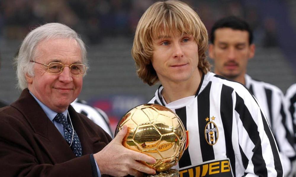 2003年31岁的内德维德捧起金球,然而谁也没料到铁人的此后的职业生涯