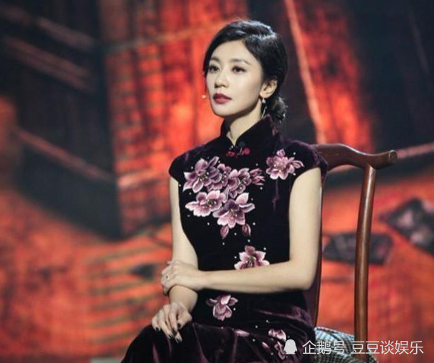 都觉得刘亦菲穿旗袍很美,可看到贾静雯她却输