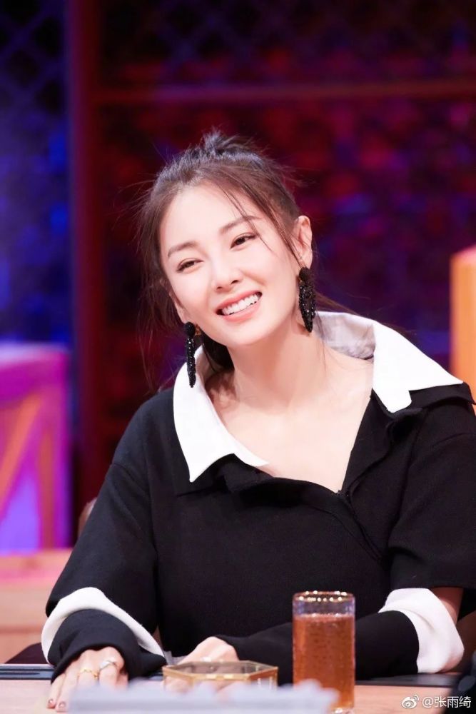 30元的刮痧板和1万块的美容仪在张雨绮的脸上效果差多少