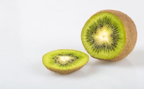 经常吃猕猴桃好处爆棚,医生告诉你:这2类人一