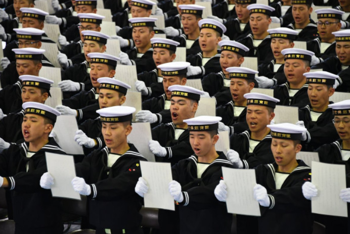 海上自卫队招不到年轻人怎么办?日本解禁船员