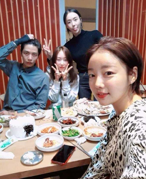 《内在美》主演动态:安宰贤切换设计师模式,他