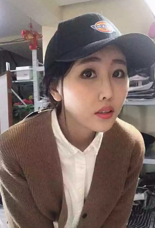 虎牙第一女主播陪玩游戏接单次数相当惊人网友520一小时