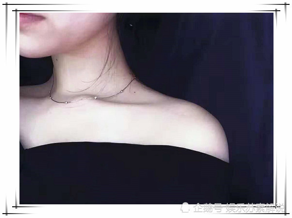 唯美系性感迷人锁骨壁纸爱对了是爱情爱错了是青春