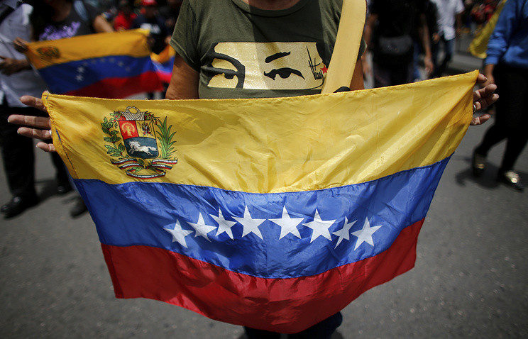 力挺马杜罗 谴责通过恐怖手段改变委内瑞拉政