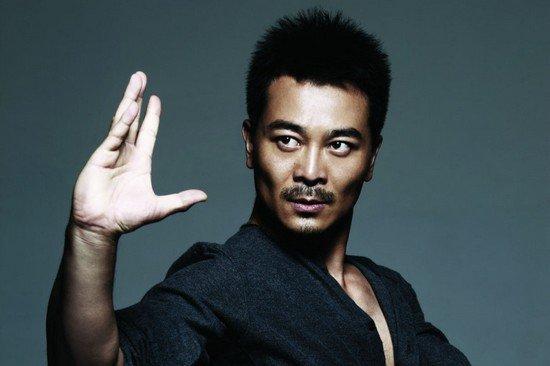 论实力他比吴京还强,却依然还在当配角