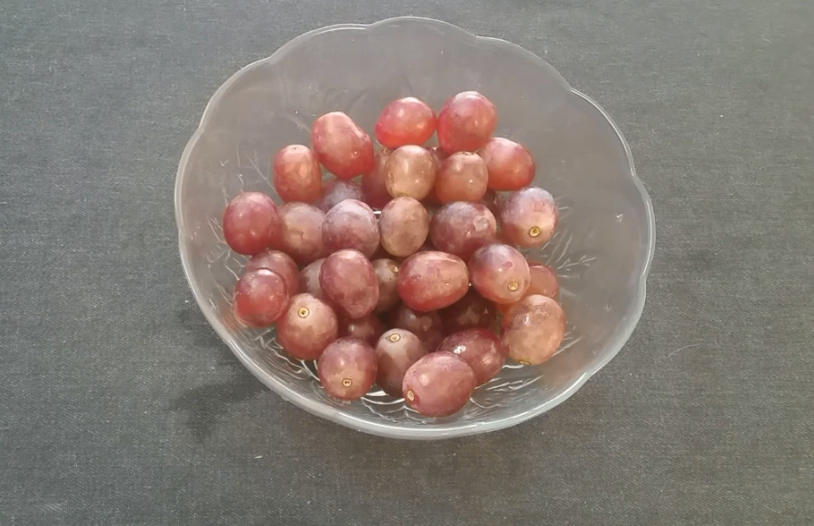 在家酿葡萄酒,几年都不会坏,比买的葡萄酒还好