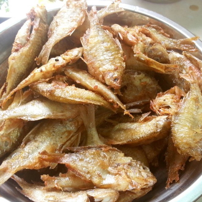 手把手一步一步教你炸小鱼,酥脆爽口,营养美味