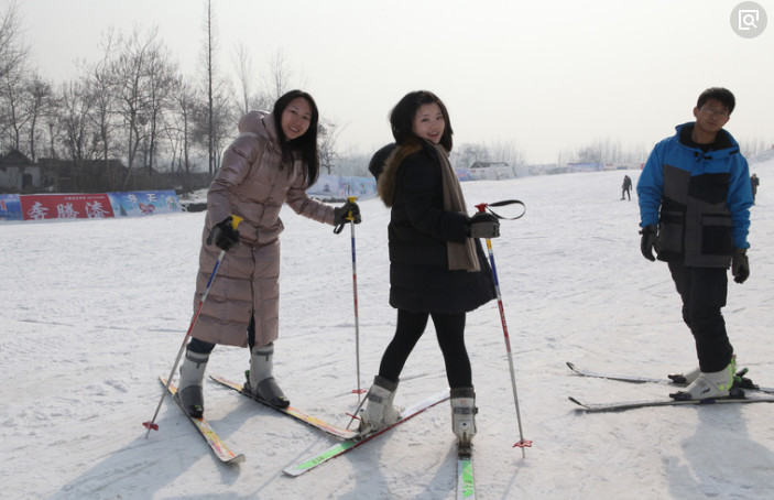 表面风光无限的旅游体验师,虽月收入高达6万,