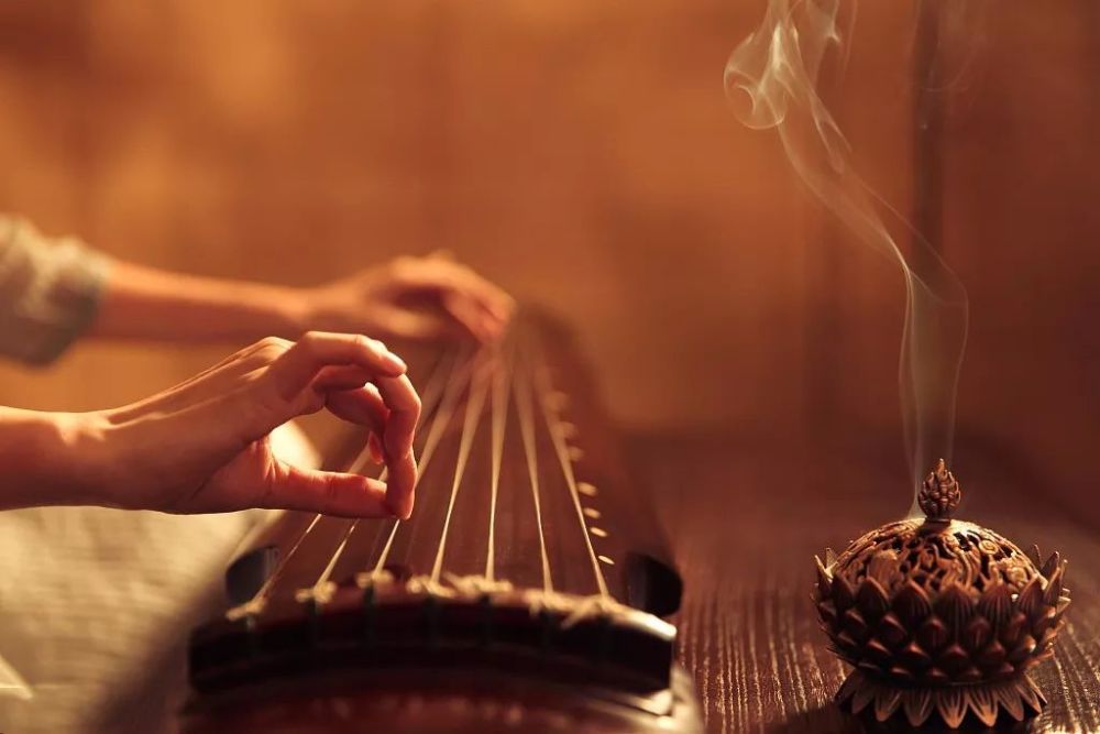 古琴曲《关山月》,长风几万里,吹度玉门关