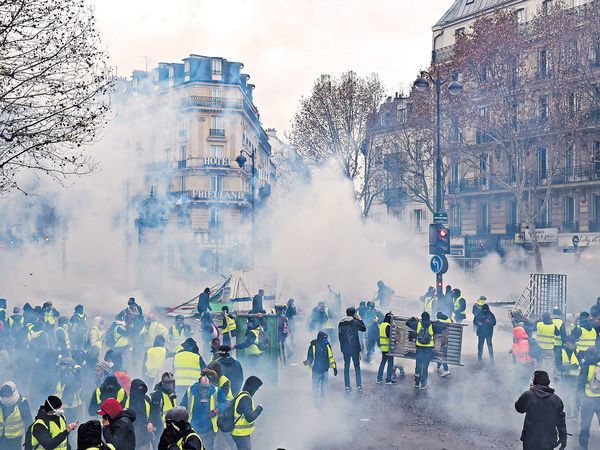 法国“黄背心”抗议活动（法新社）