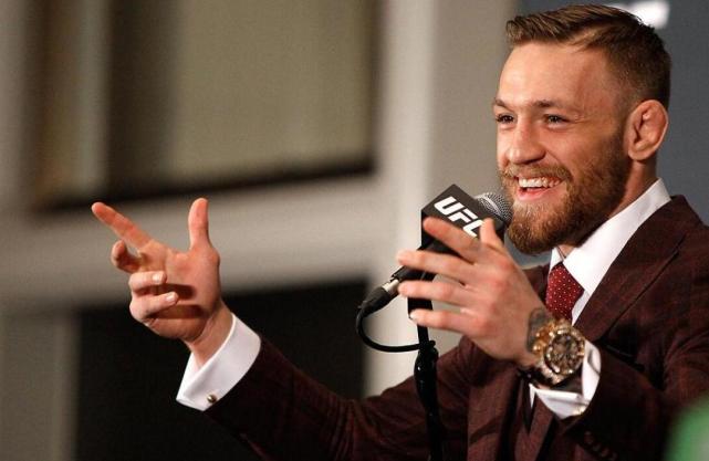 "嘴炮"康纳ufc双料冠军,他的人生不简单