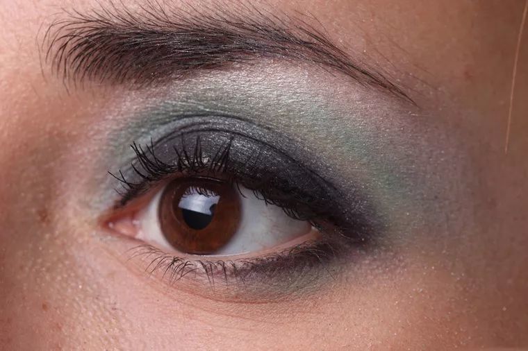 ps教程:教大家做出晶莹剔透的人像眼睛_腾讯新闻