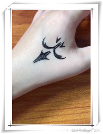 适合画在手上的4种纹身图案,当看到"一生为一人",果断收藏!