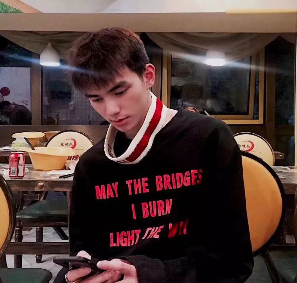 王思聪弟弟参加偶像练习生,王喆施展何昶希谁