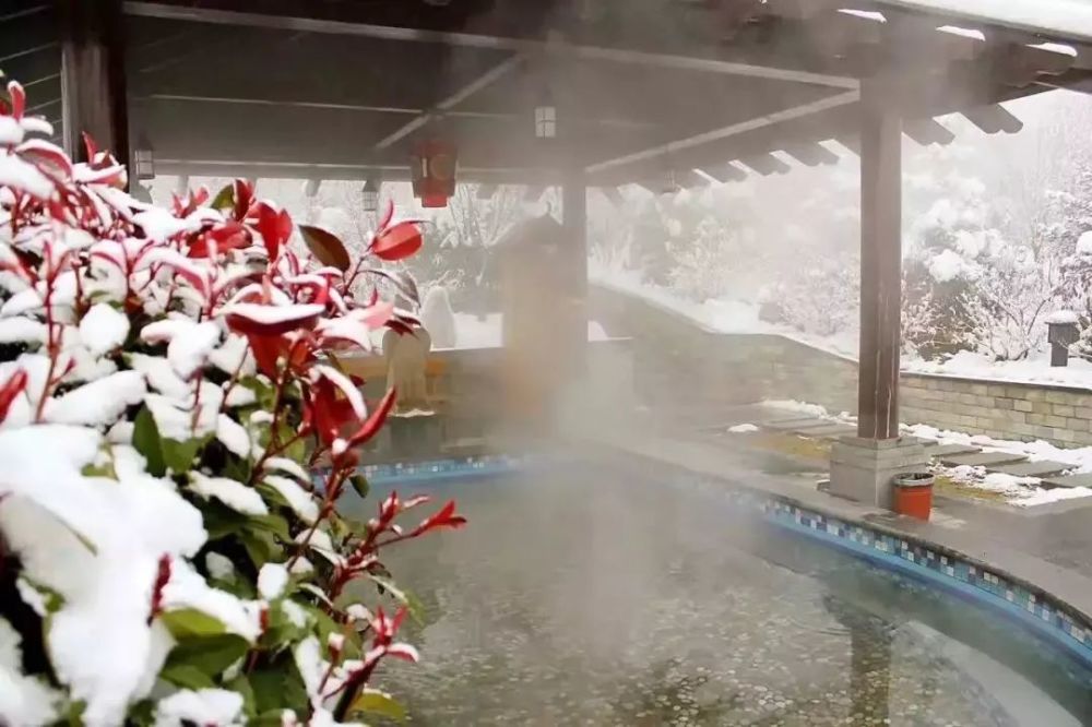 逃离城市雾霾,来一场滑雪之约!