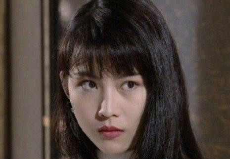 蔡少芬一家居住在80平米的阁楼,转个身都困难